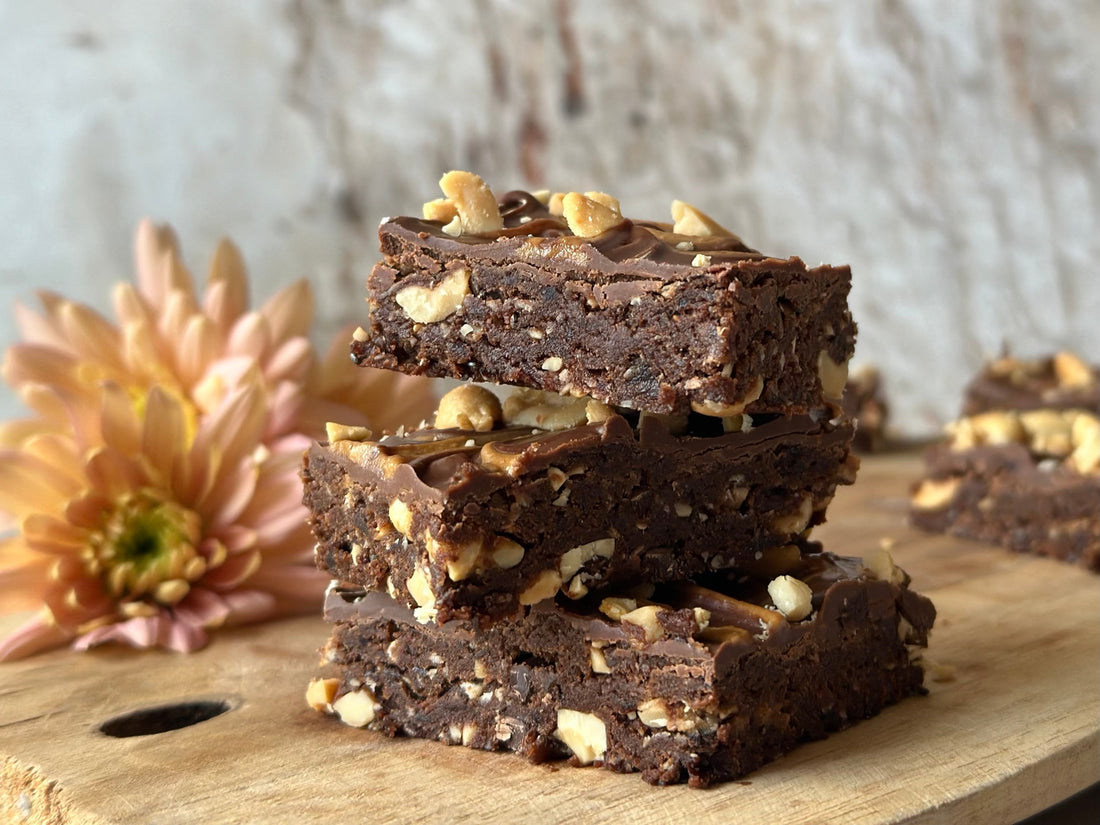 Femke maakt: Eiwitrijke Chocolate Overload Dadel Snacks - PROATS